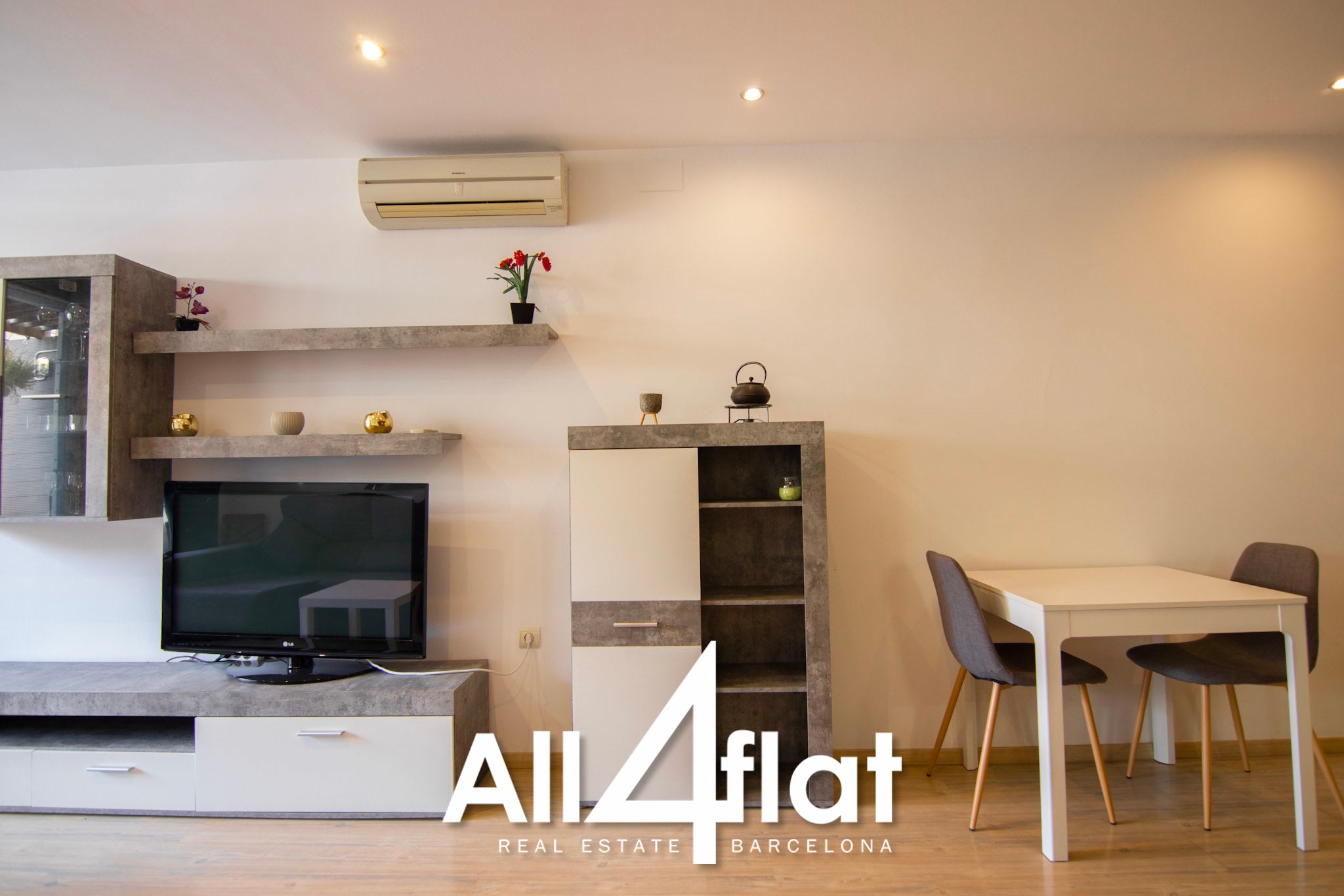 C/ Diputació - Réf. : 003558 