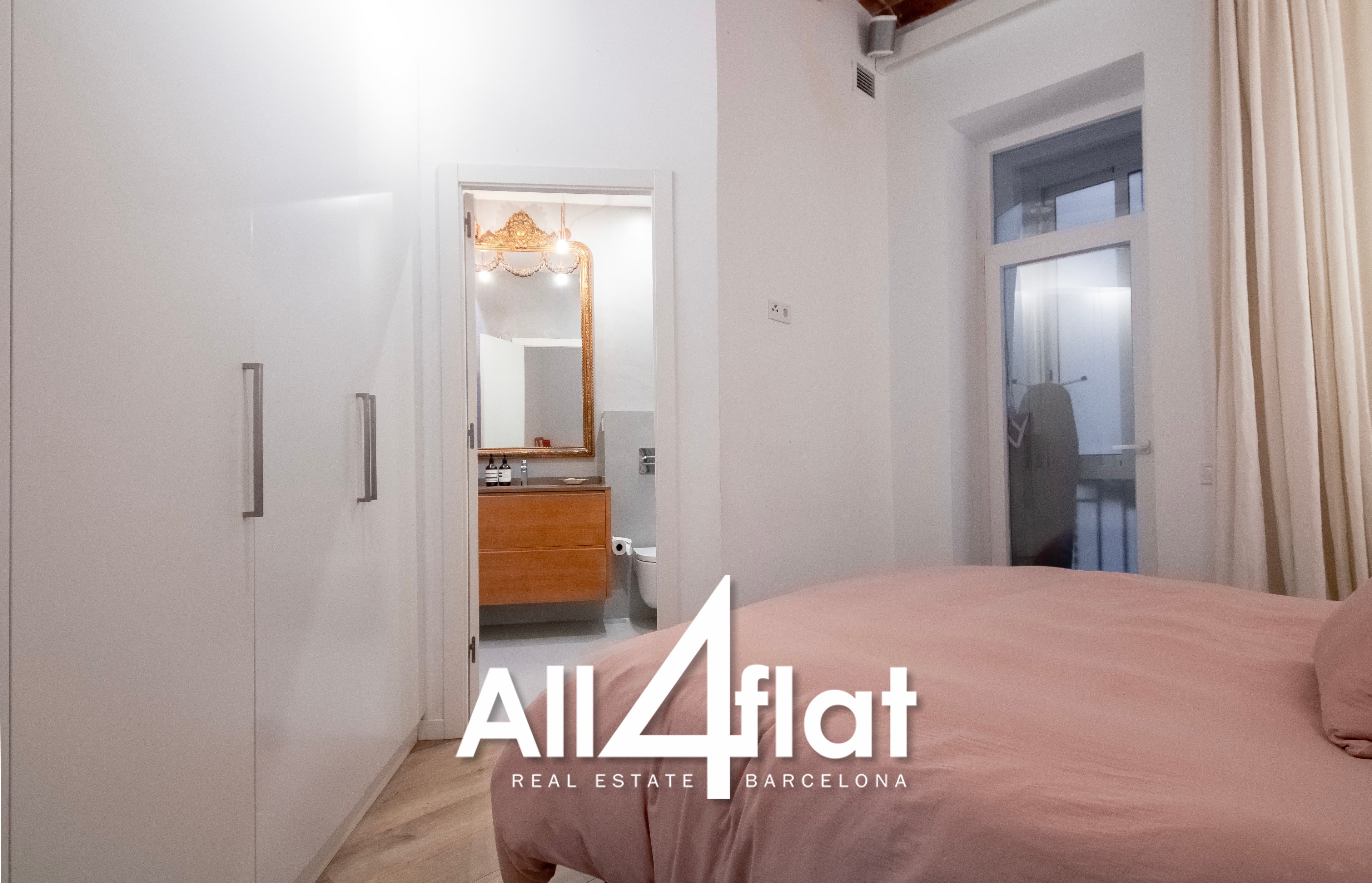 C/ Comte Urgell - Réf: 000003D 