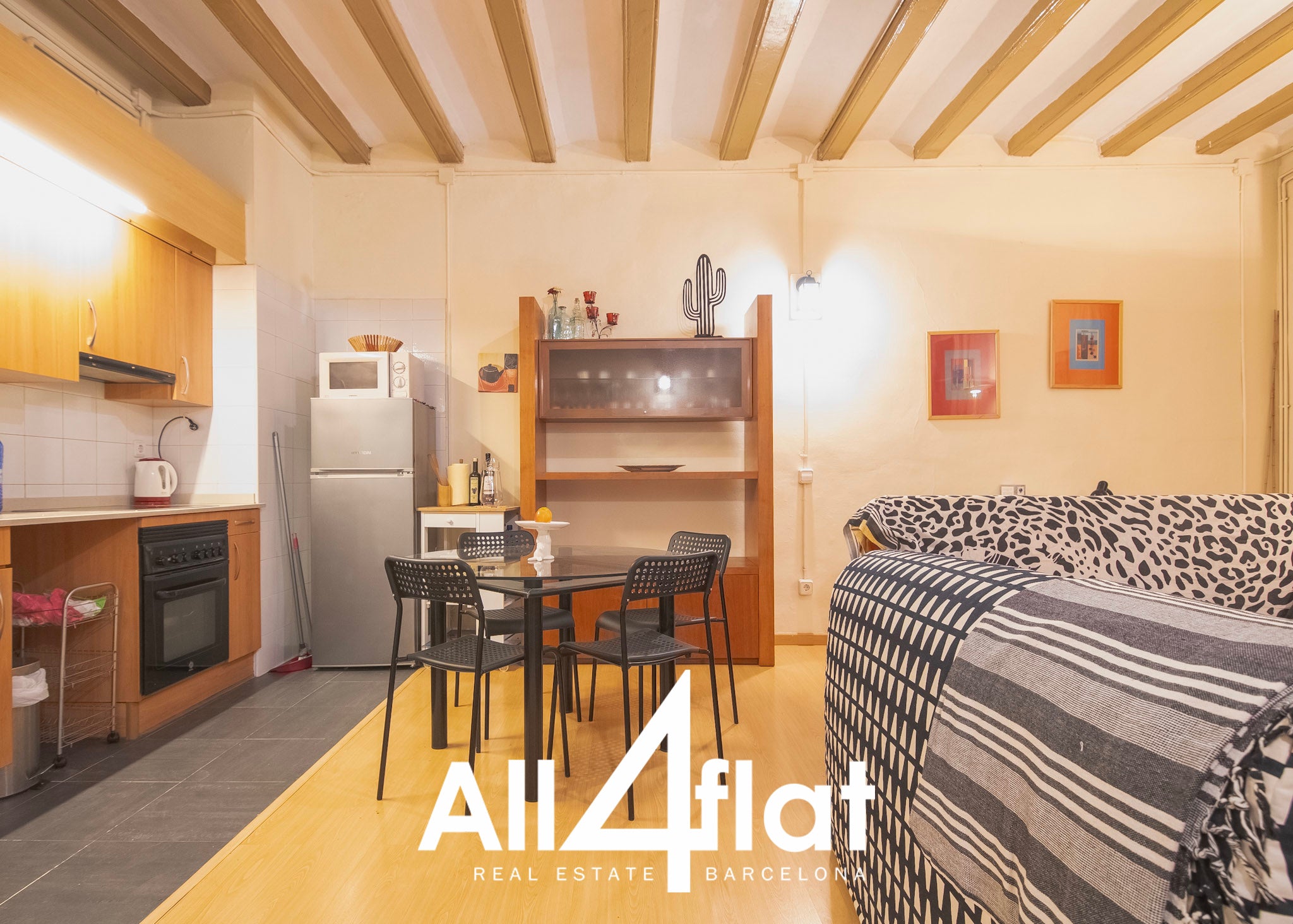 Rue des Bouteilles - Réf. : 003095B 