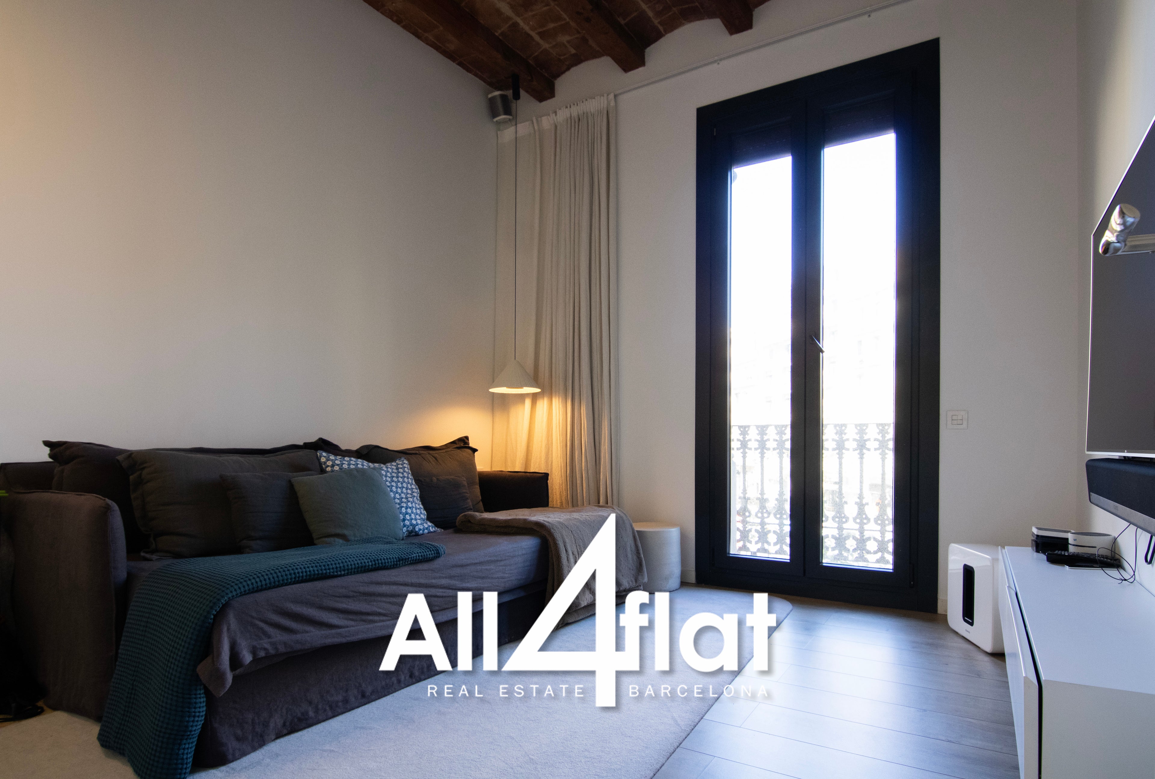 C/ Comte Urgell - Réf: 000003D 