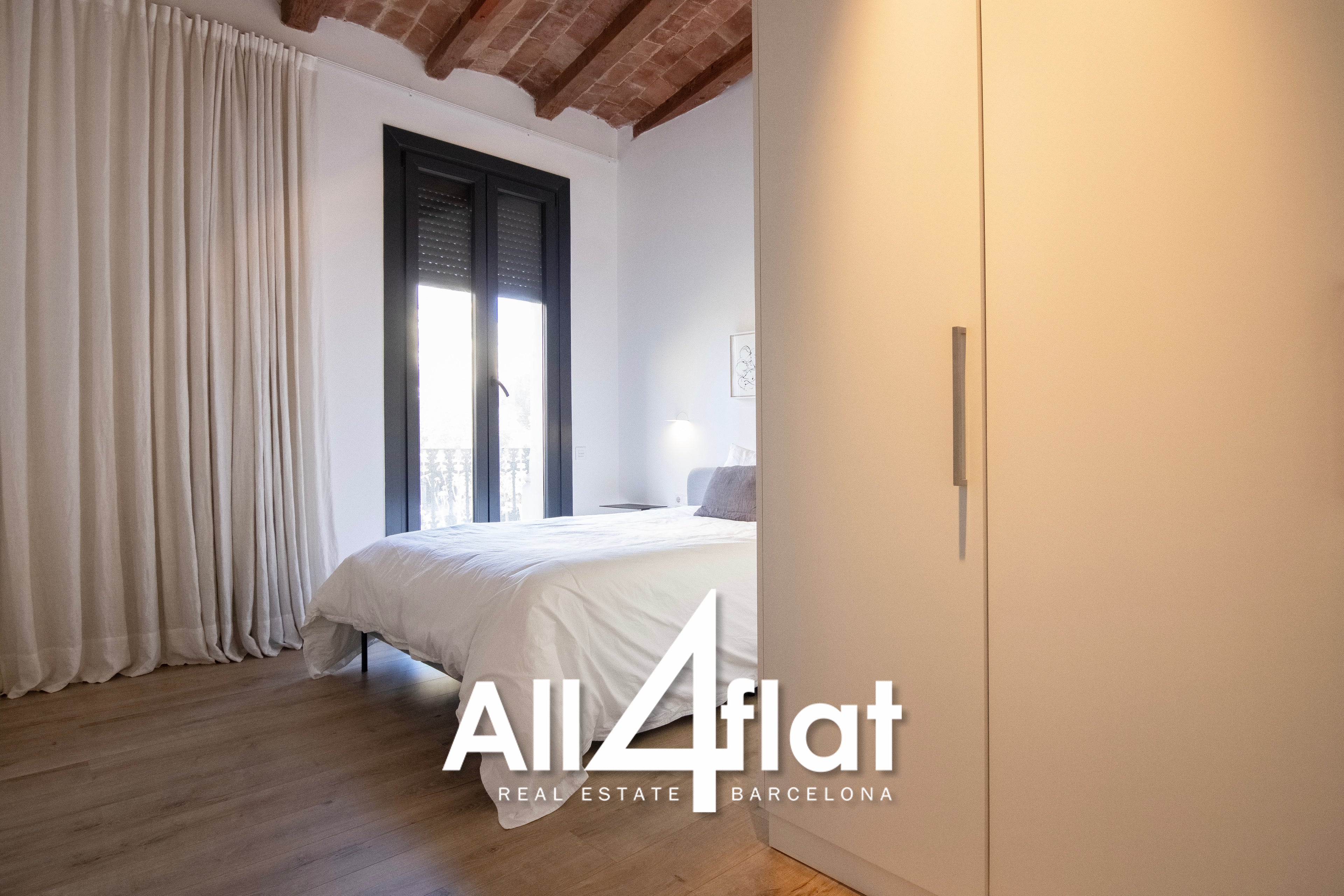 C/ Comte Urgell - Réf: 000003D 