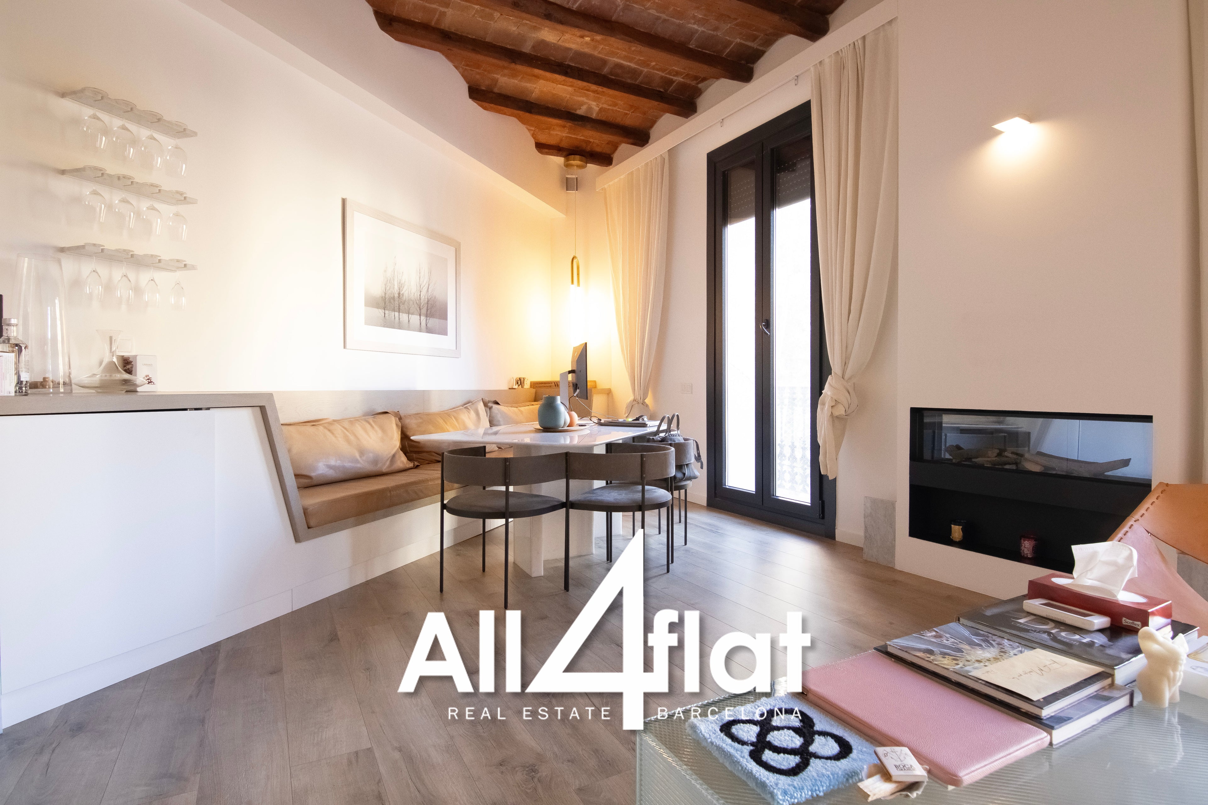 C/ Comte Urgell - Ref: 000003D 