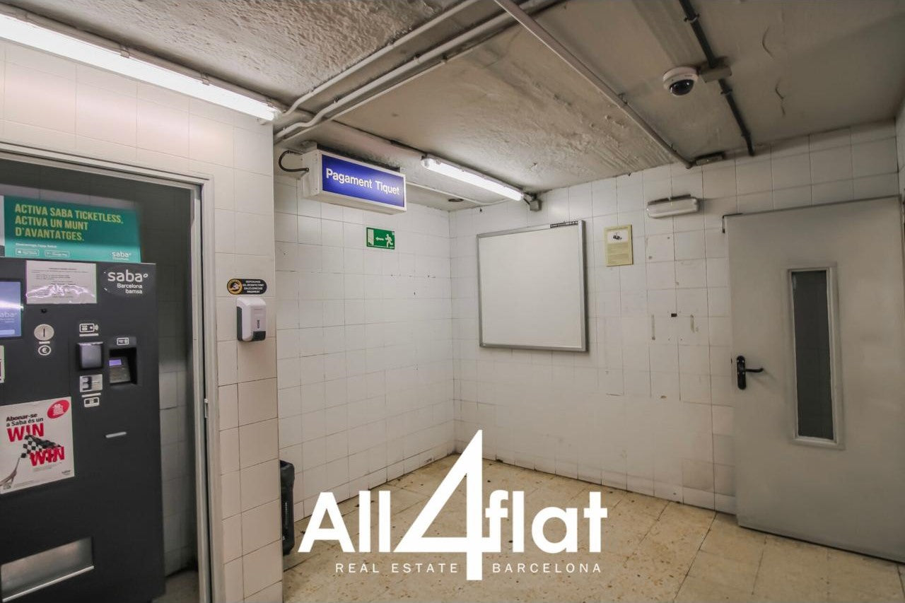 C/ Comte d'Urgell - Réf. : 003340A 