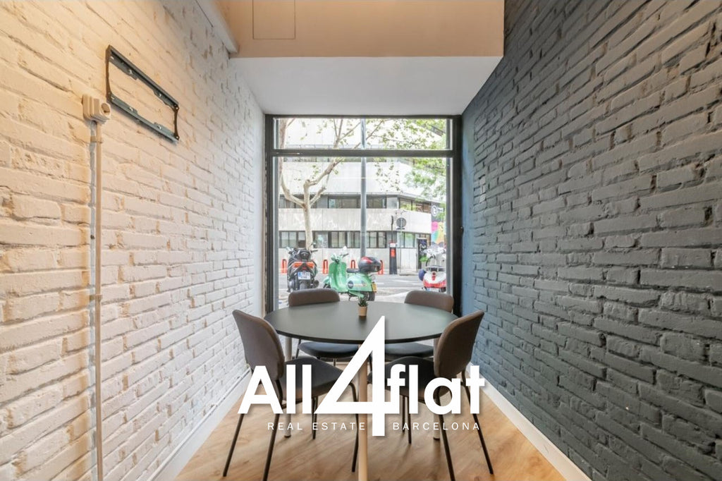 C/ Viladomat - Réf. : 001558E 