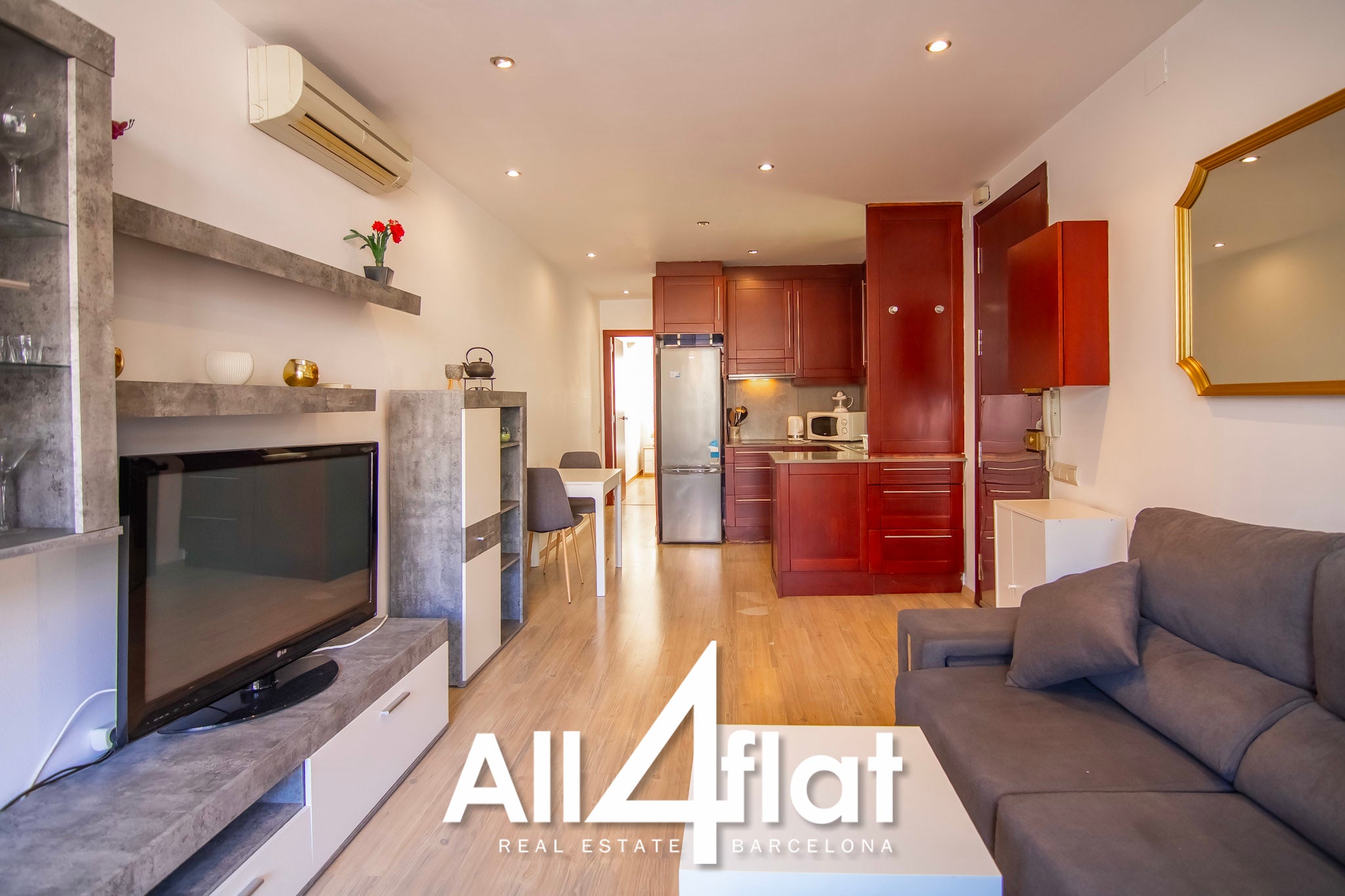 C/ Diputació - Réf. : 003558 