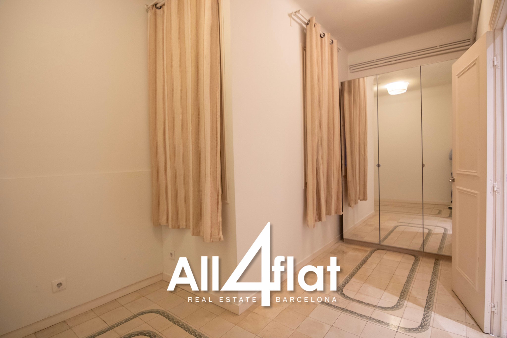 Rue Muntaner - Réf. : 003606 