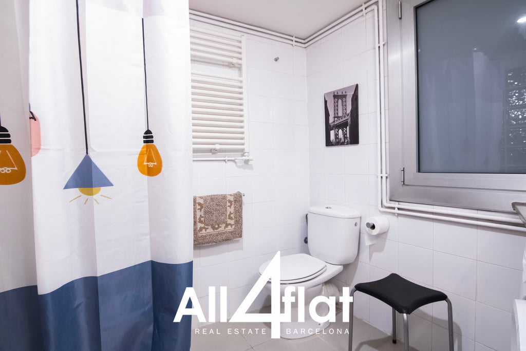 Rue des Bouteilles - Réf. : 003095B 