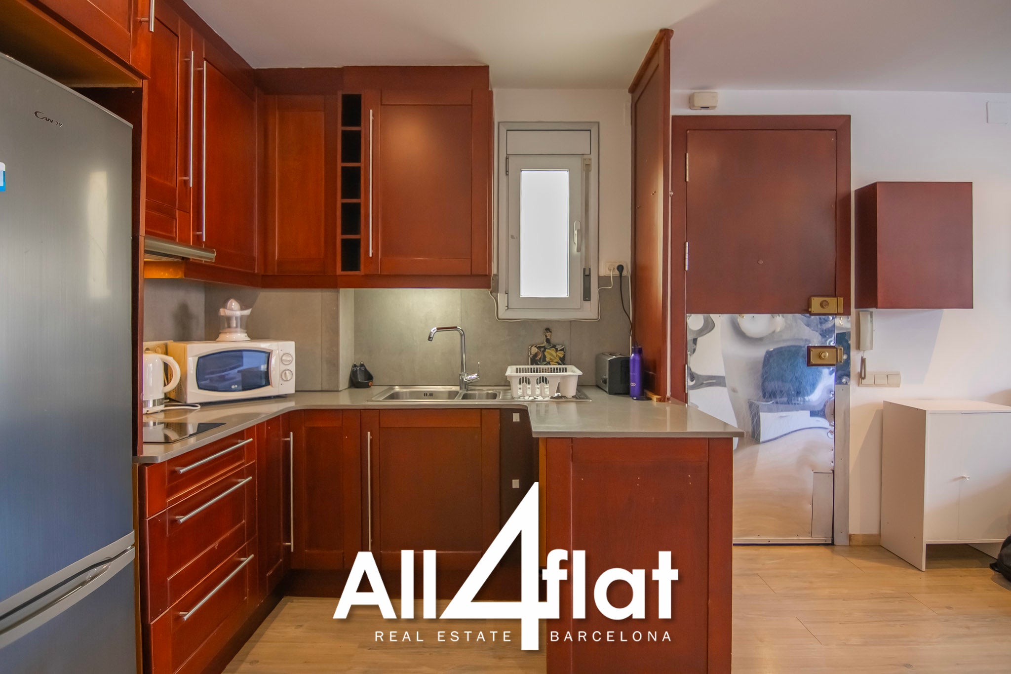 C/ Diputació - Réf. : 003558 