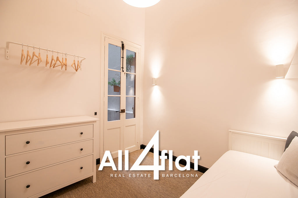 Rue Ausias Marc - Réf : 003022B 