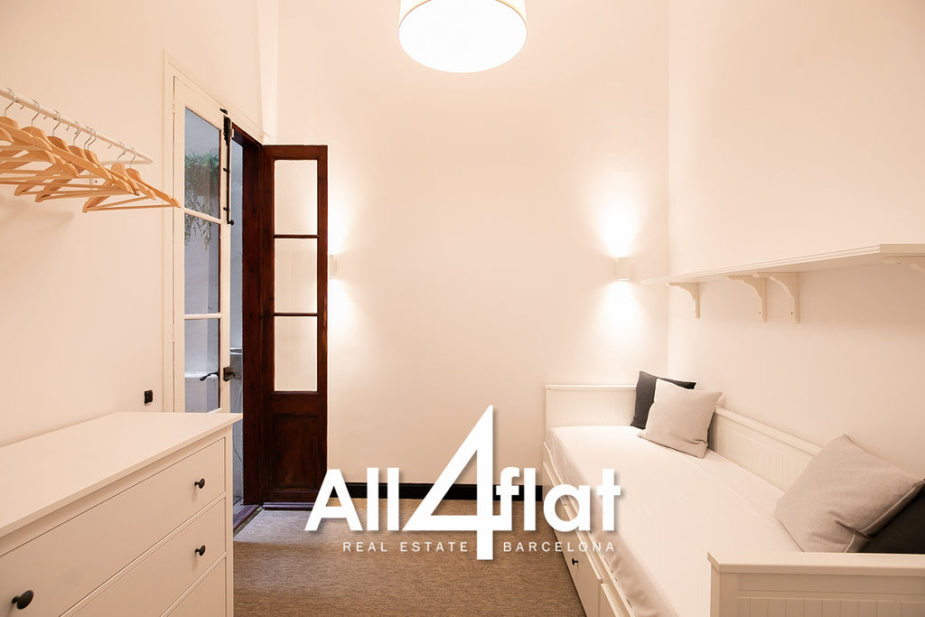 Rue Ausias Marc - Réf : 003022B 