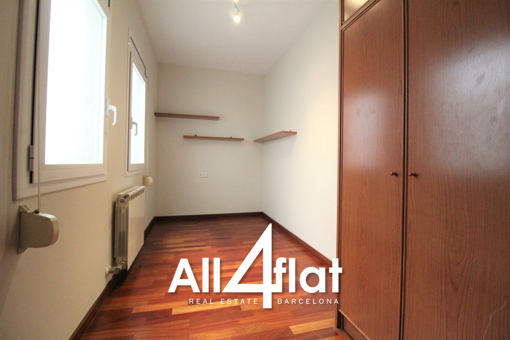 C/ Gran de Gracia - Ref: 000233B