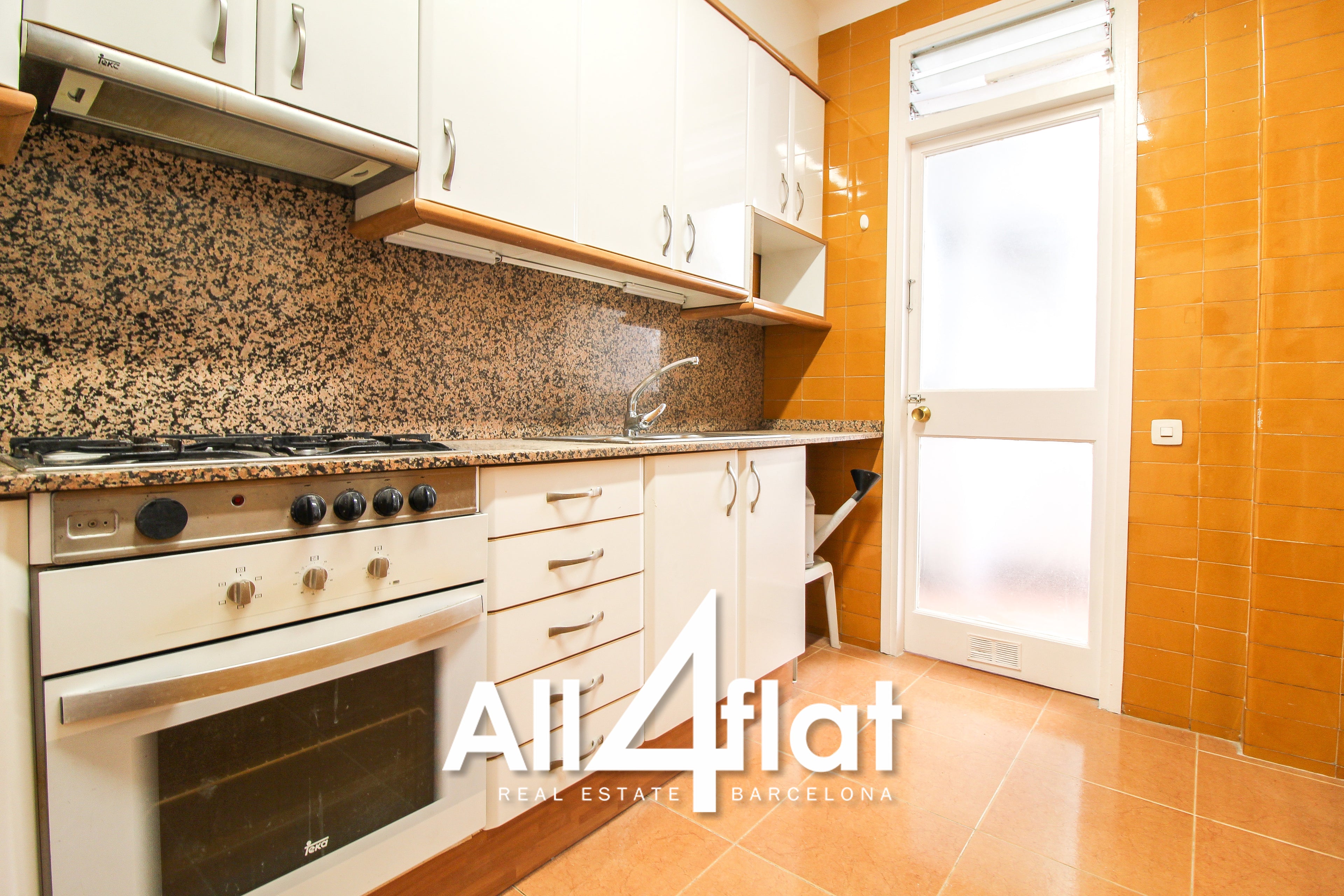 Rue Casp - Réf. : 001221 