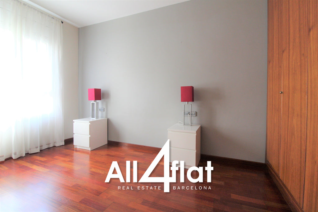 C/ Gran de Gracia - Ref: 000233B