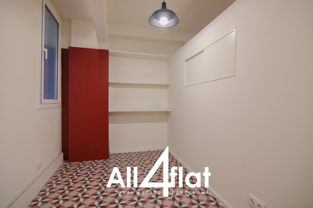 C/ Portal Nou - Réf. : 002542C 