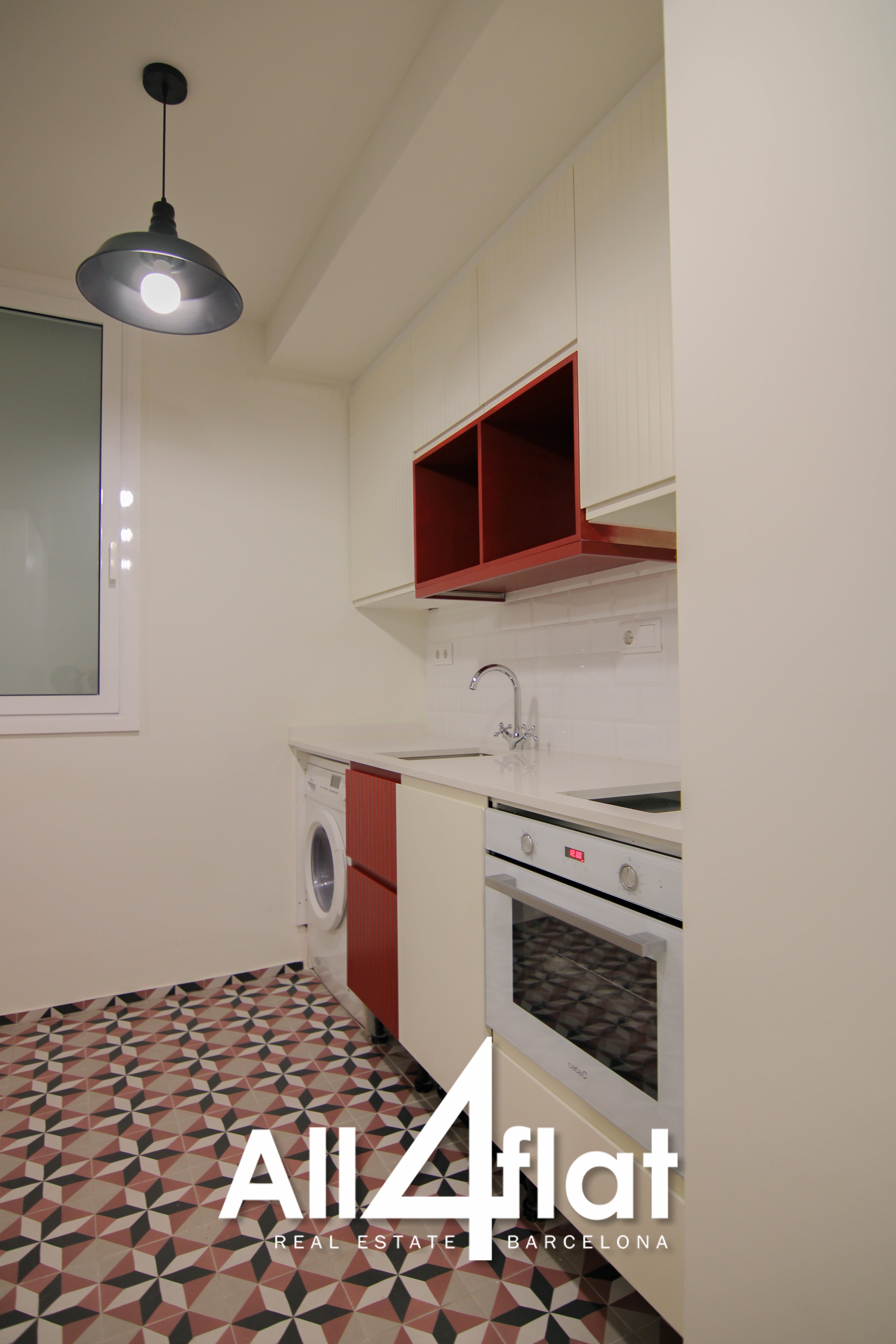 C/ Portal Nou - Réf. : 002542C 