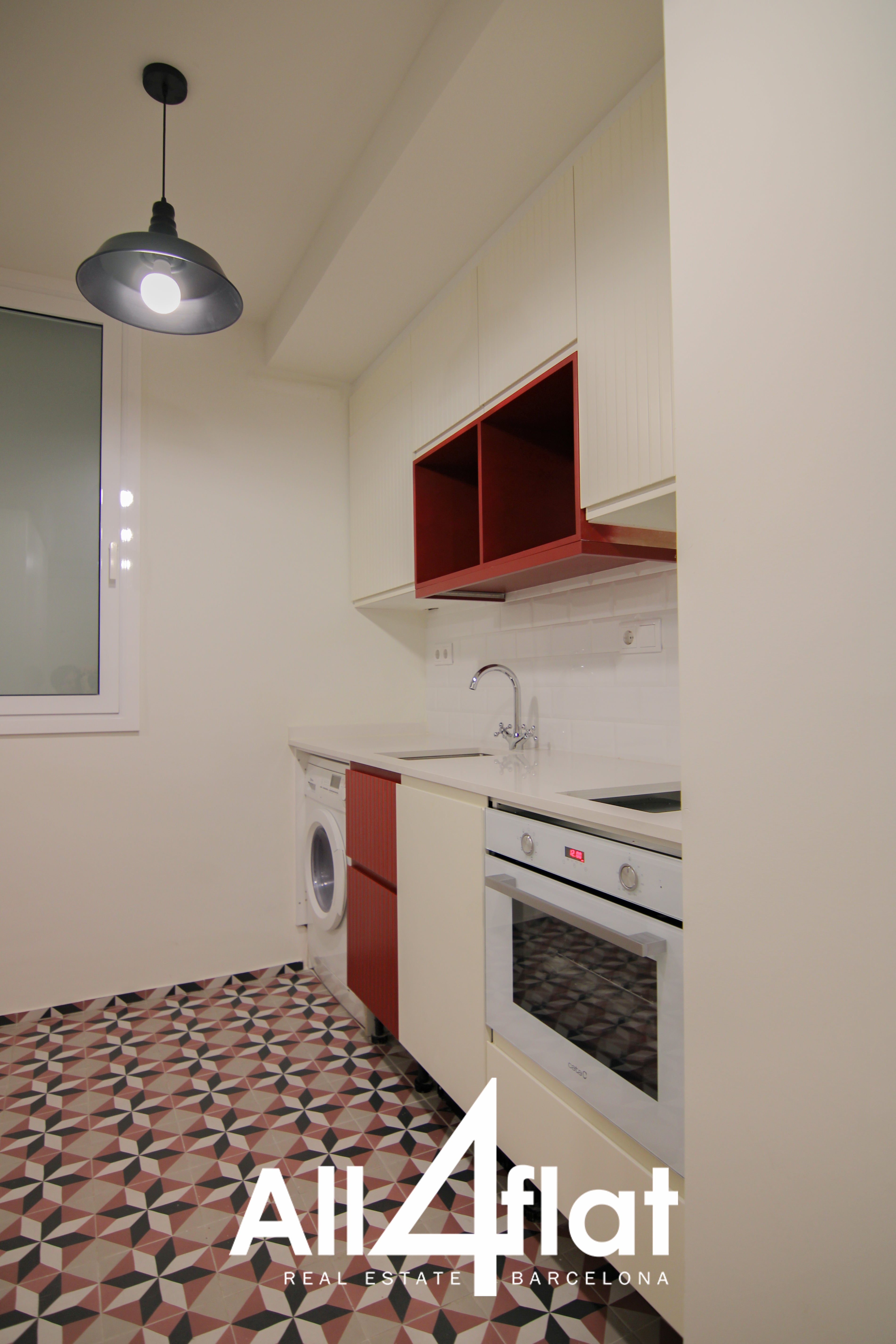 C/ Portal Nou - Réf. : 002542C 