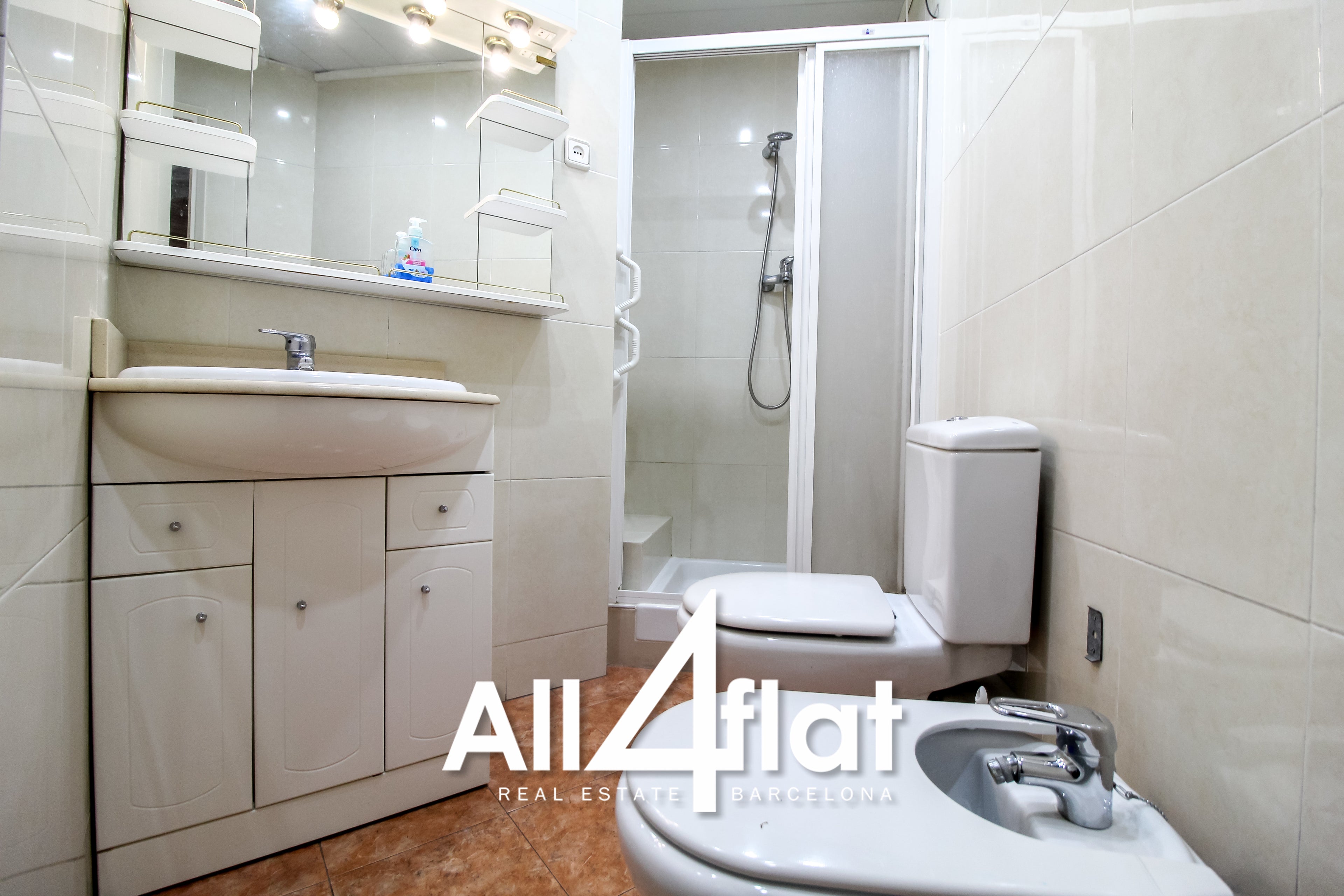 C/ Valencia - Ref: 000987L 